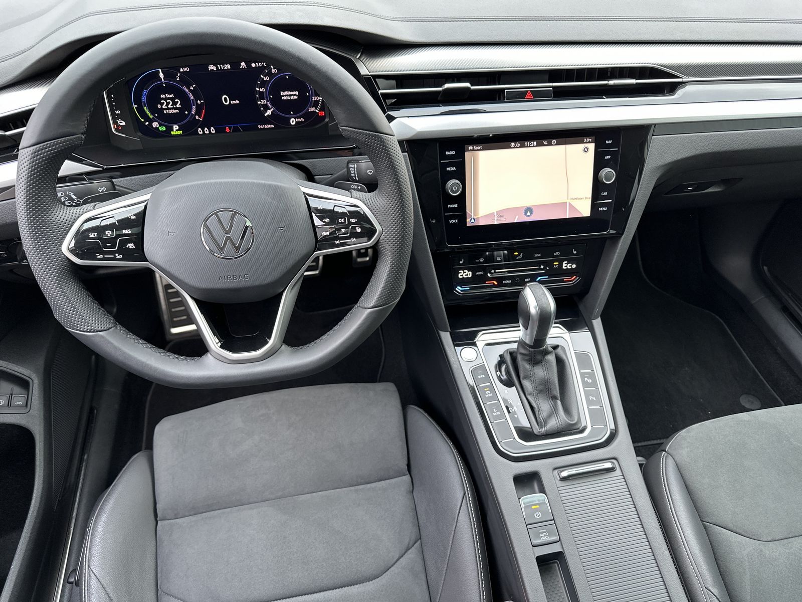 Fahrzeugabbildung Volkswagen Arteon SB 1.4 eHybrid DSG Elegance NAV+LED+PANO