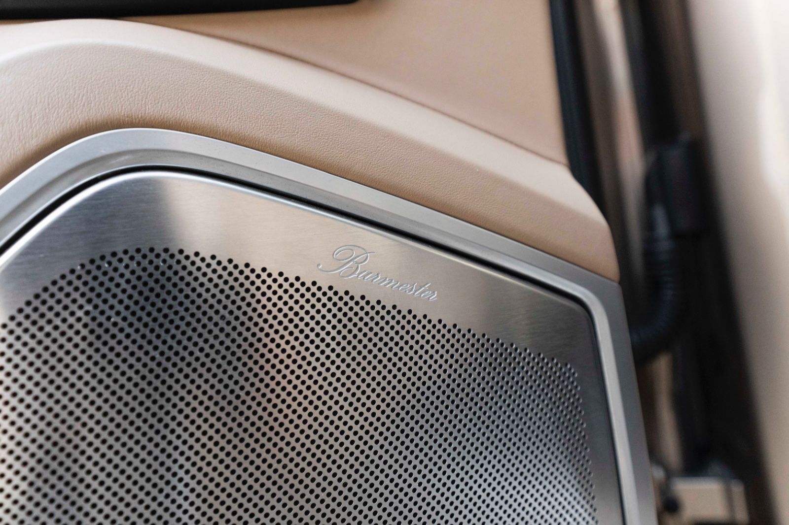 Fahrzeugabbildung Porsche Cayenne E-Hybrid SPORT-CHRONO BURMESTER 360° LED