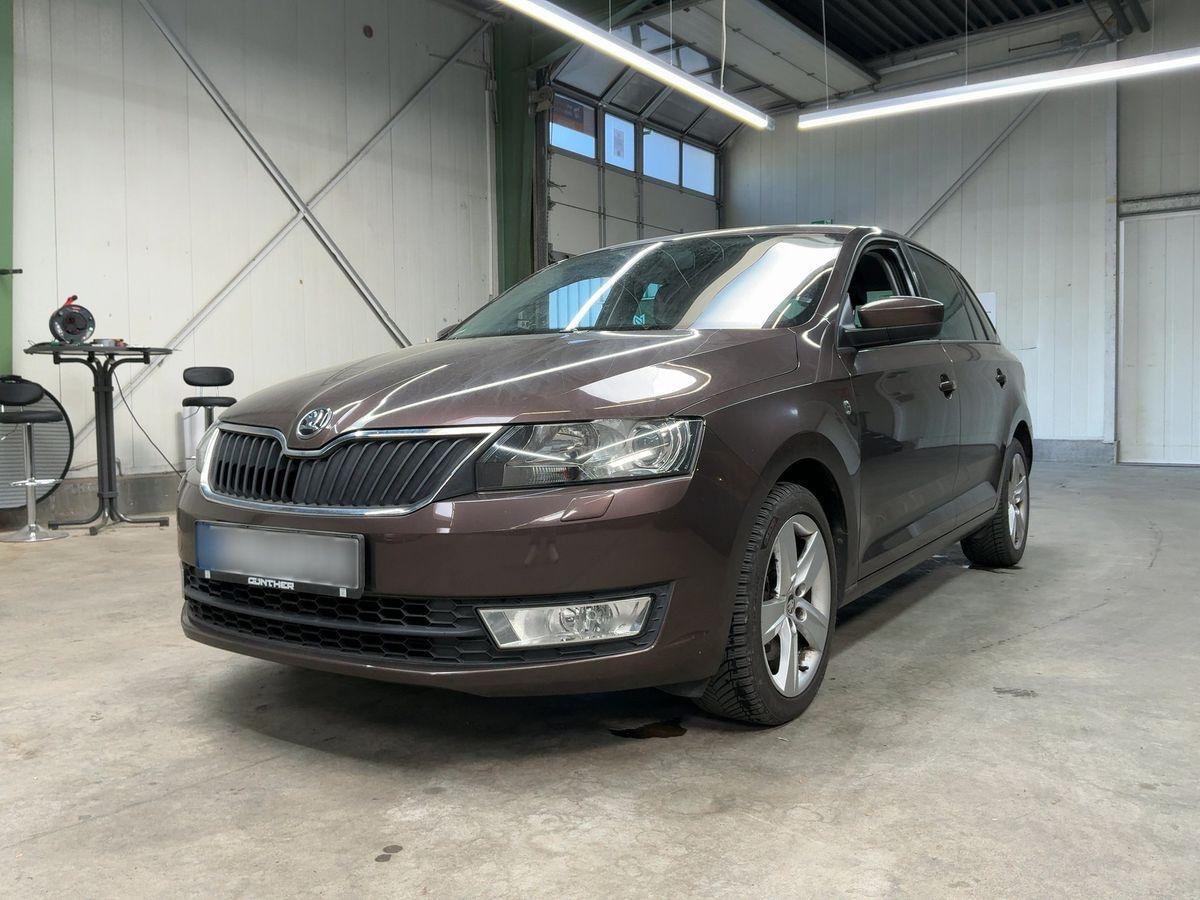 Skoda Rapid Spaceback 1.6 TDI Xenon 1.Hand SHZ PDC