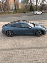 Porsche Taycan 4, wie neu,  Bj 12/25 LP 152.000 € 