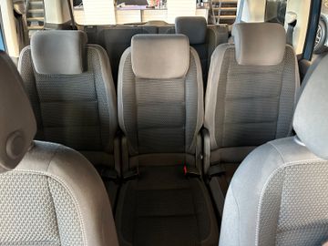 MYAUTOCENTER – Gebraucht- und Jahreswagen mit Werkstattservice in Pfaffenhofen Volkswagen Touran*7-Sitzer*TEMPO*2ZONEN*SitzHZ*PDC*TÜV 528