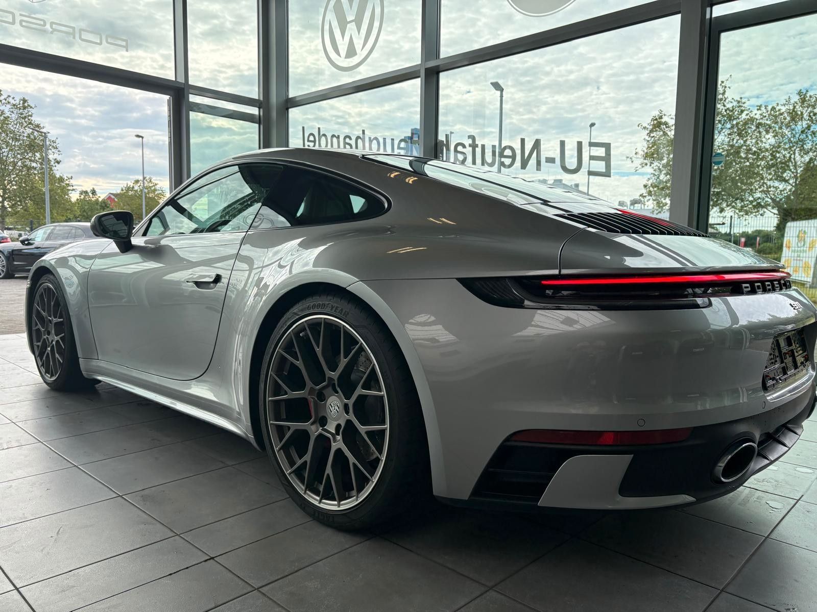Fahrzeugabbildung Porsche 911 Carrera 4S Sport Design VollAusst.