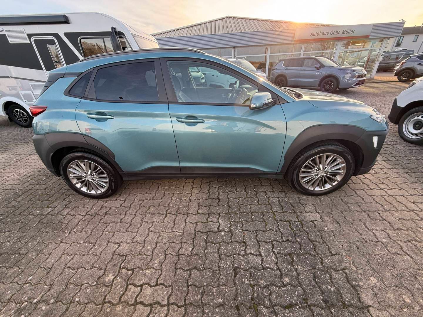 Fahrzeugabbildung Hyundai KONA 1.0 T-GDi TREND 17' Alu, LED, Sichtpaket