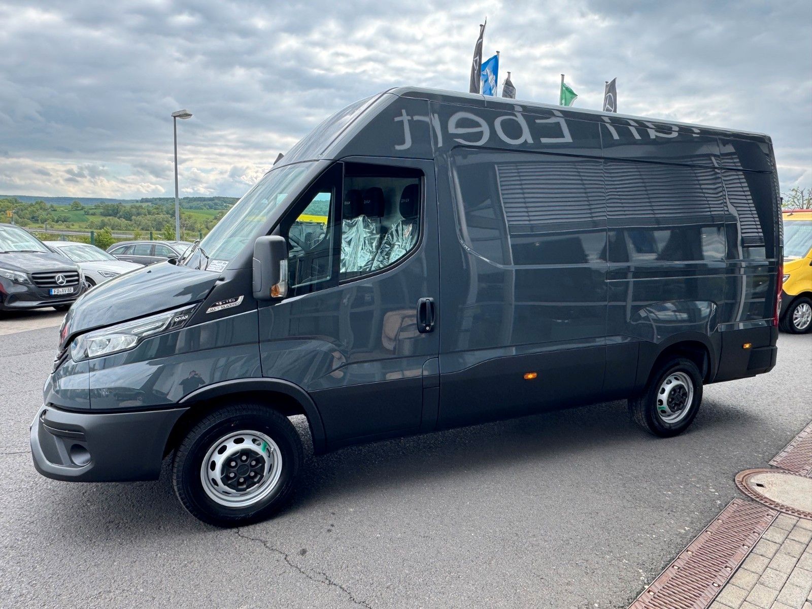 Fahrzeugabbildung Iveco Daily 35S18 HA8 *R3.520mm*Automatik*Kamera*ACC*