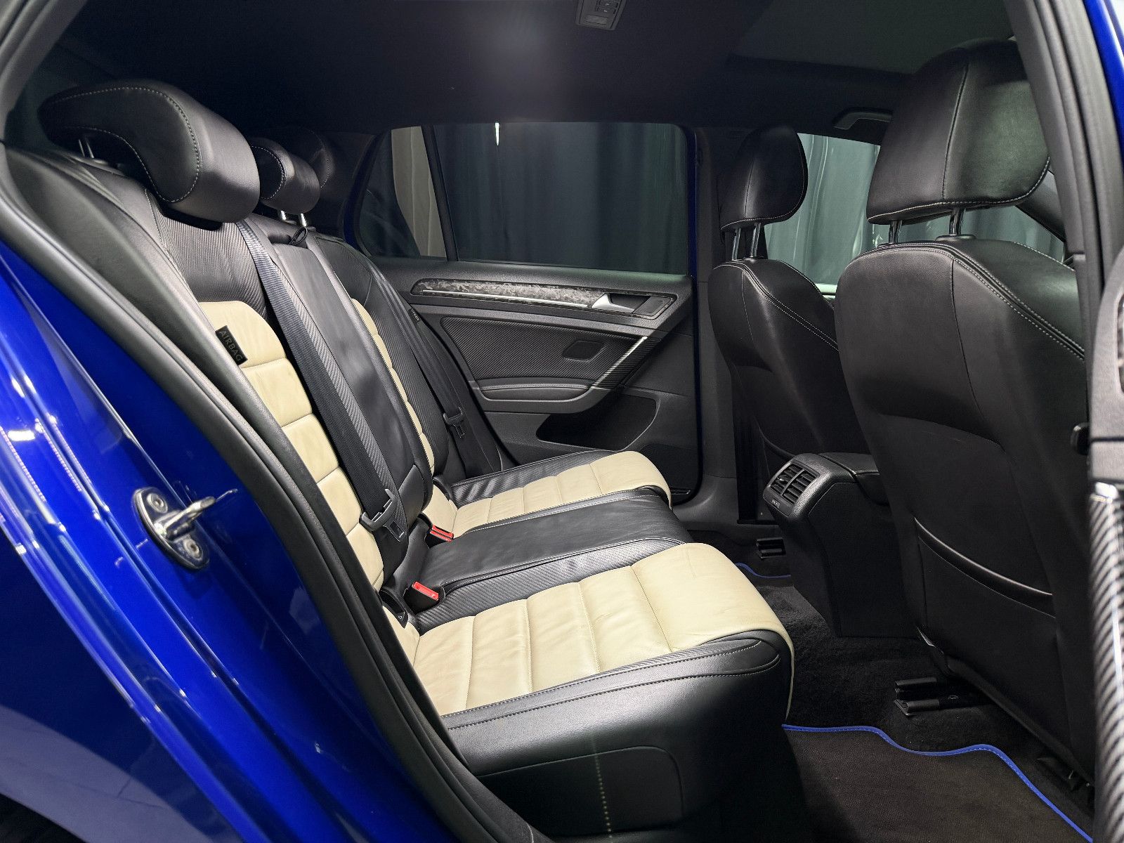 Fahrzeugabbildung Volkswagen Golf VII R 4Motion |REMUS|PANO|LEDER