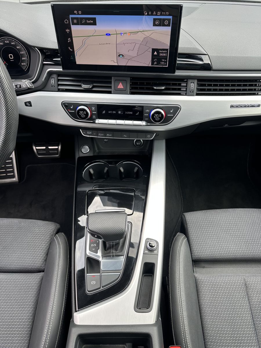 Fahrzeugabbildung Audi A4 Avant 45 TFSI Qu S-Line Black NAV+LED+PANO+VC