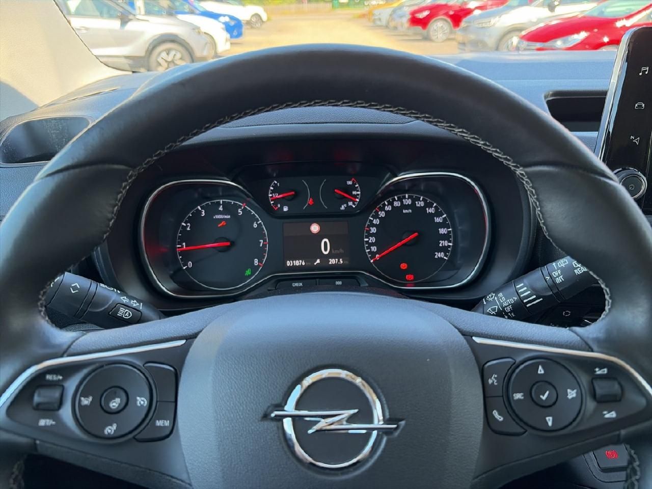 Fahrzeugabbildung Opel Combo Life XL 1,5 Ultimate 7-Sitzer