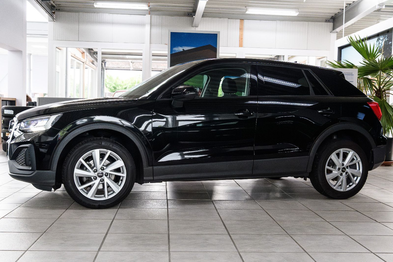 Fahrzeugabbildung Audi Q2 35 TFSI S tronic LED/SZH/NAVI