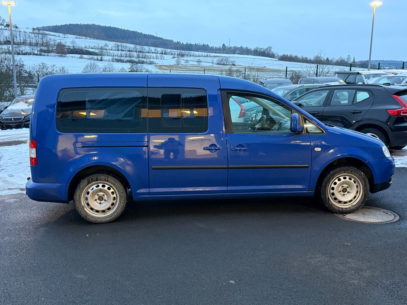 Fahrzeugabbildung Volkswagen Caddy Maxi Life 1.9 TDi DSG 7-Sitzer AHK PDC