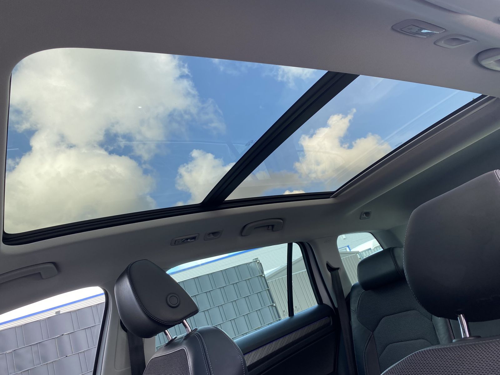 Fahrzeugabbildung SKODA Kodiaq 2.0 TDI 4x4 DSG Style NAV+LED+AHK+360°+VC