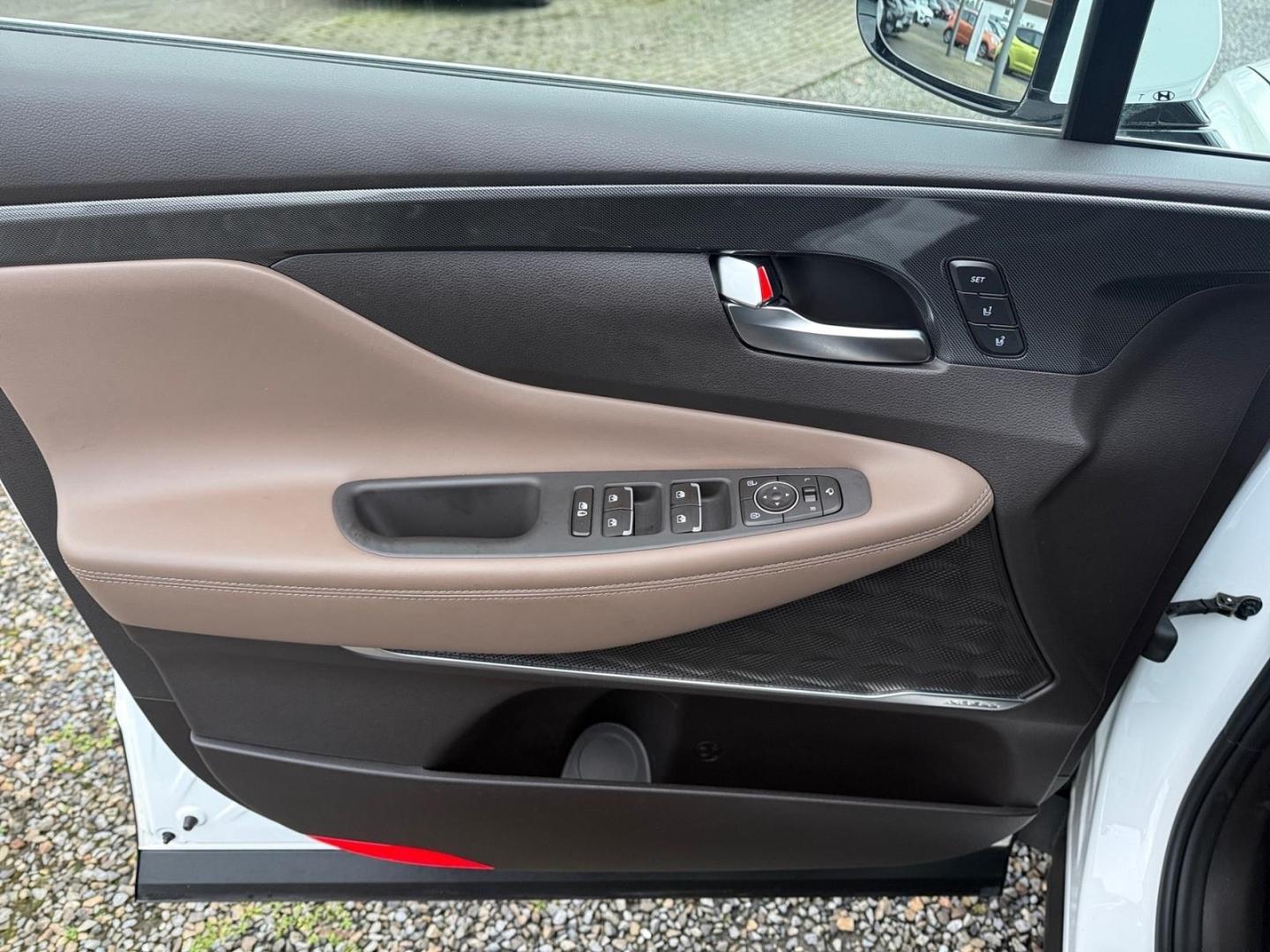 Hyundai SANTA FE 1.6T 4WD Trend Hybrid Navigation Kamera