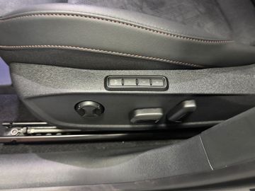 Cupra Leon 2.0 TSI 221 kW VZ  Pano+Sennheiser+19 Zoll