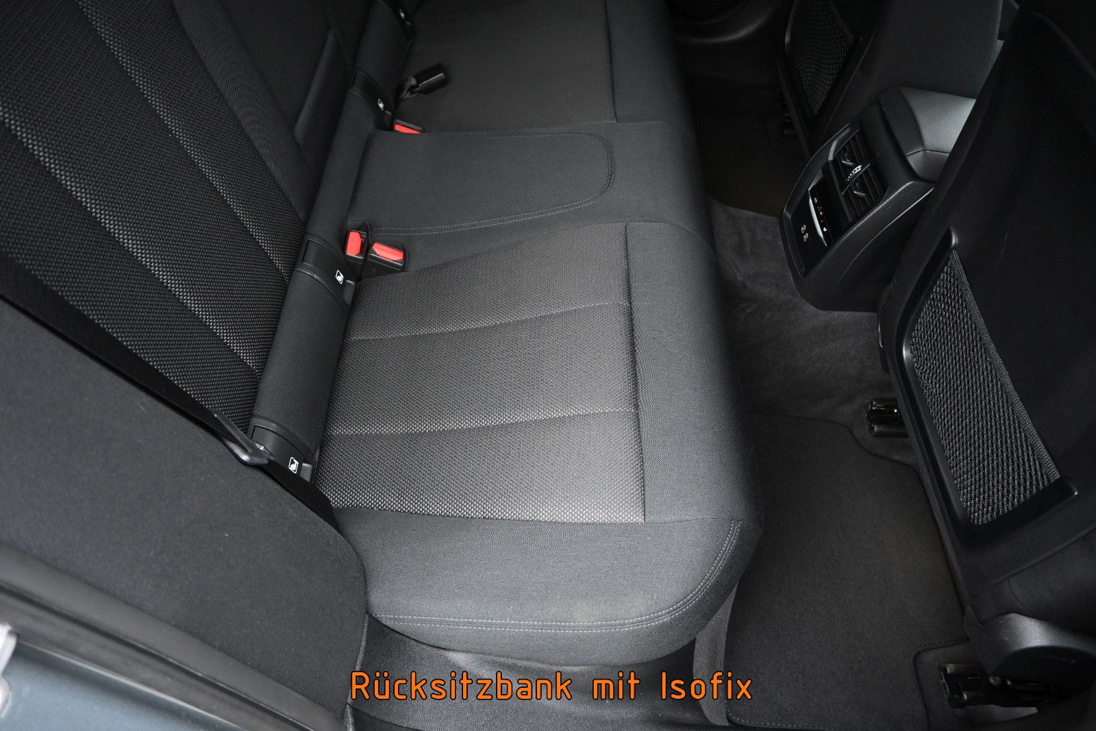 Fahrzeugabbildung BMW 330d xDrive °HEAD-UP°PRIVACY°STANDHEIZUNG°8FACH