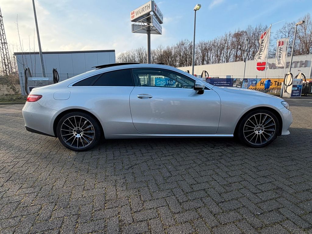 Image of Mercedes-Benz E 200