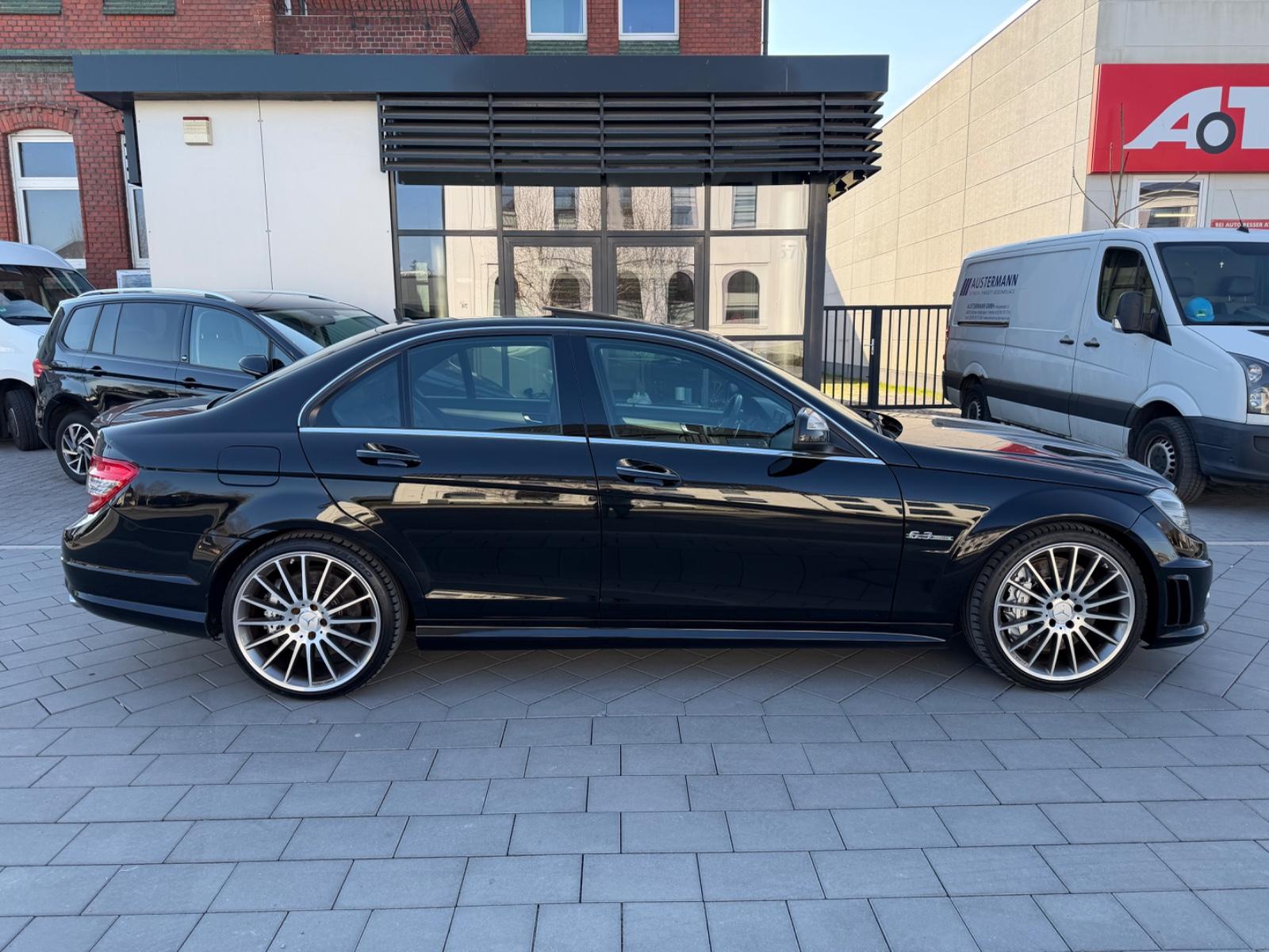 MERCEDES-BENZ C 63 AMG 6.3L V8 457CH