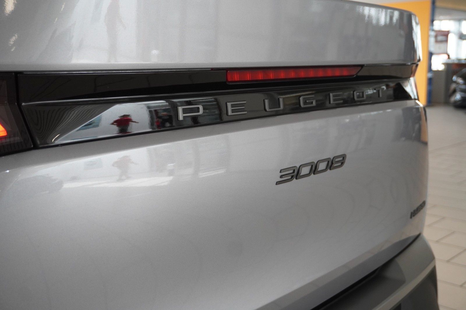 Fahrzeugabbildung Peugeot 3008 Hybrid 145 ALLURE NAVI/LED/360°/SPORT/DAB+