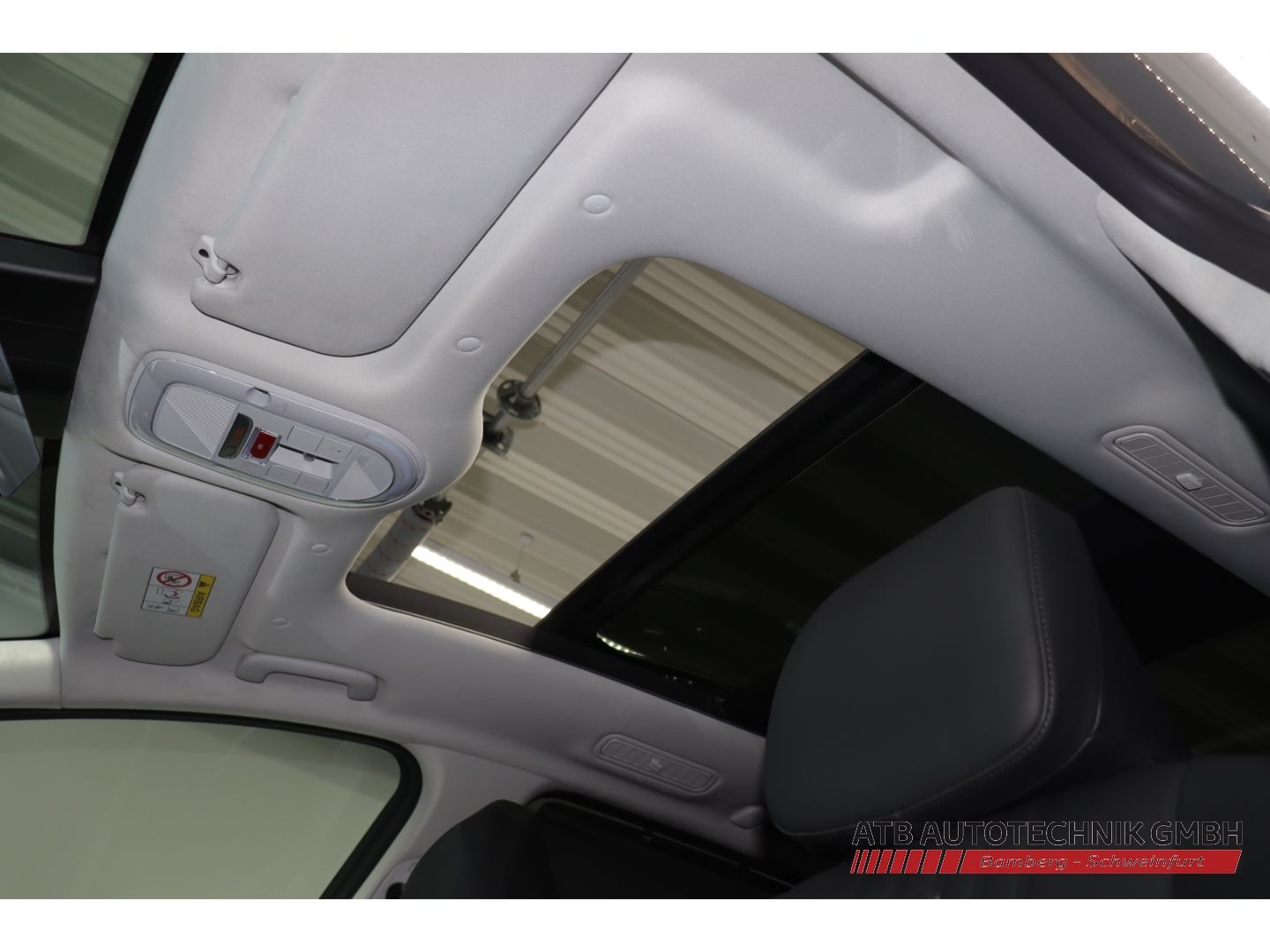 Fahrzeugabbildung Hyundai IONIQ 9 7-Sitzer MY26 110 kWh 307 PS 4WD UNIQ