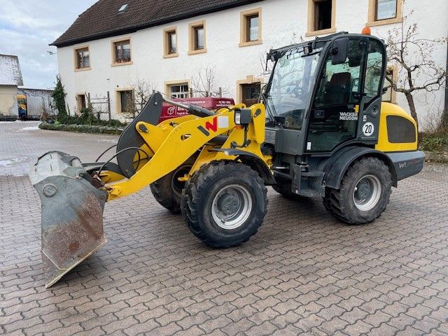 Wacker Neuson WL52 + Schaufel SW hydraulisch VOLVO L30