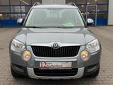 Skoda Yeti Ambition Plus Edition Auto. *wenig Km *AHK. - Skoda Yeti Ambition mit Benzin-Antrieb
