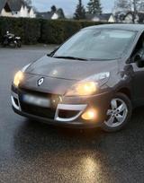 Renault Megane Scenic - Renault Megane Gebrauchtwagen in Freiburg