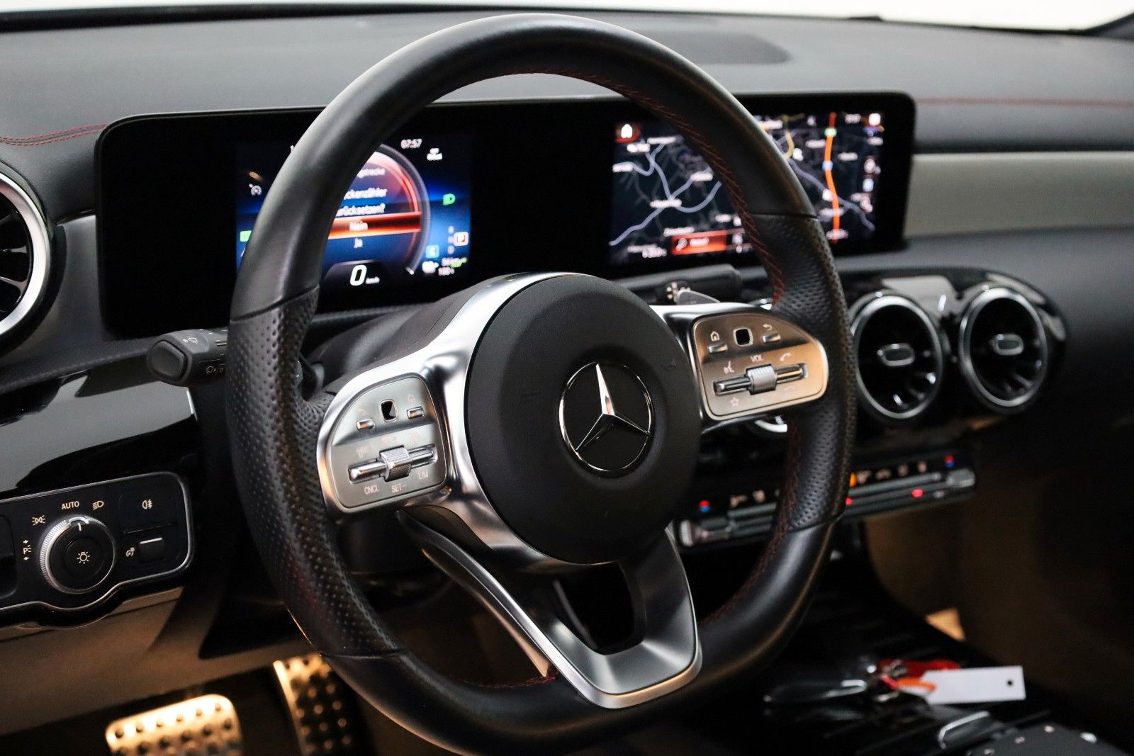 Fahrzeugabbildung Mercedes-Benz CLA 250e AMG Line Coupé Line T.Leder,Navi,LED,SH