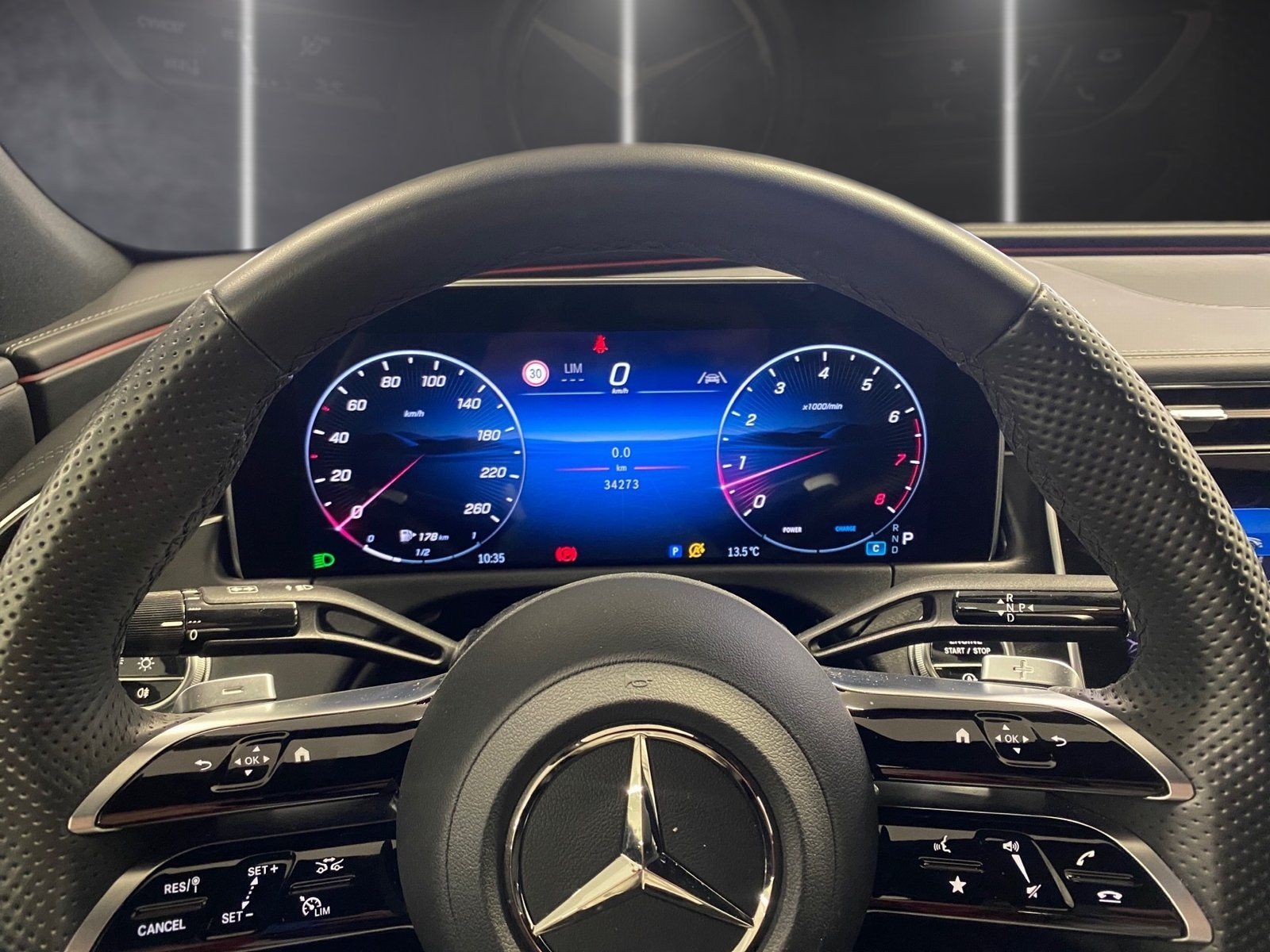 Fahrzeugabbildung Mercedes-Benz E 200 AMG*Distro*Totwink*Night*LED*Kam*CarPlay*