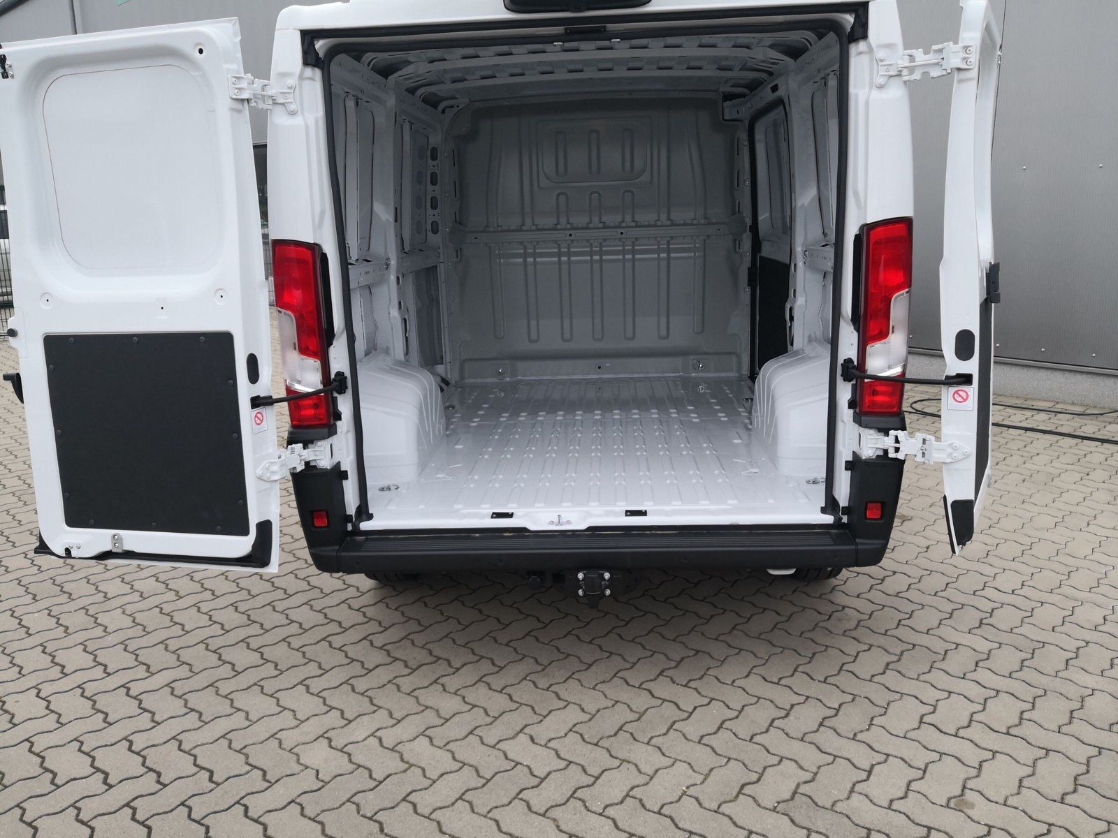 Fahrzeugabbildung Fiat Ducato Kasten 35 140 L2H1 AHK