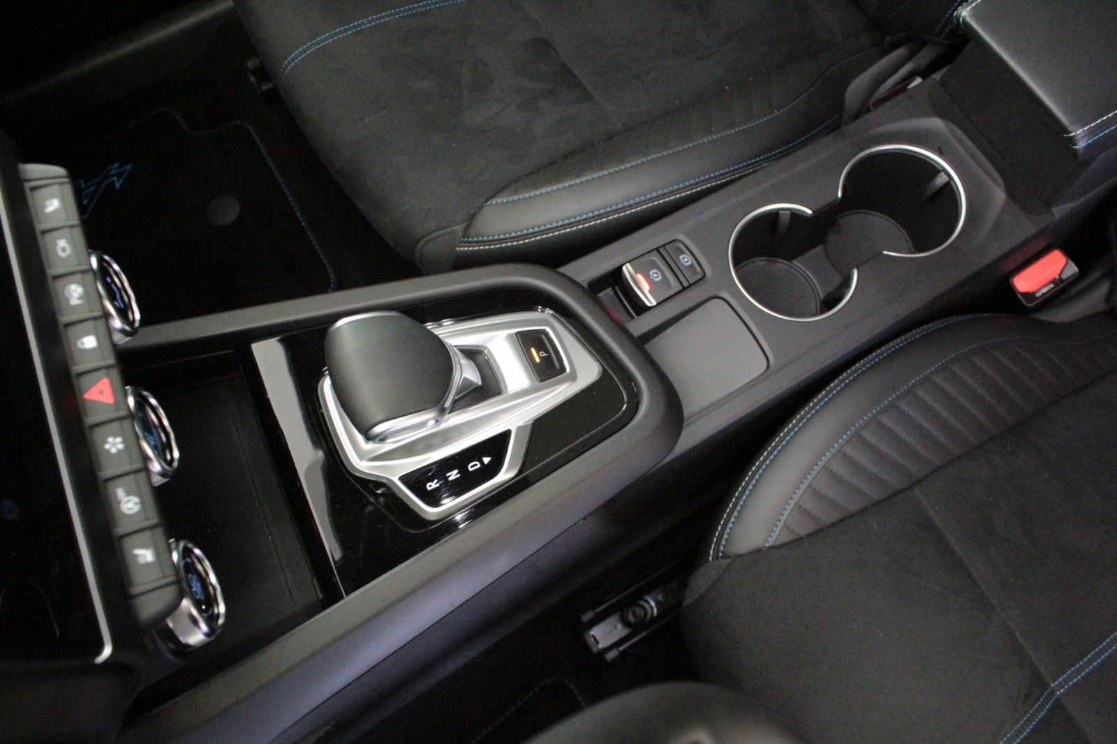 Fahrzeugabbildung Renault Arkana Mild Hybrid 160 EDC Esprit Alpine*15059*