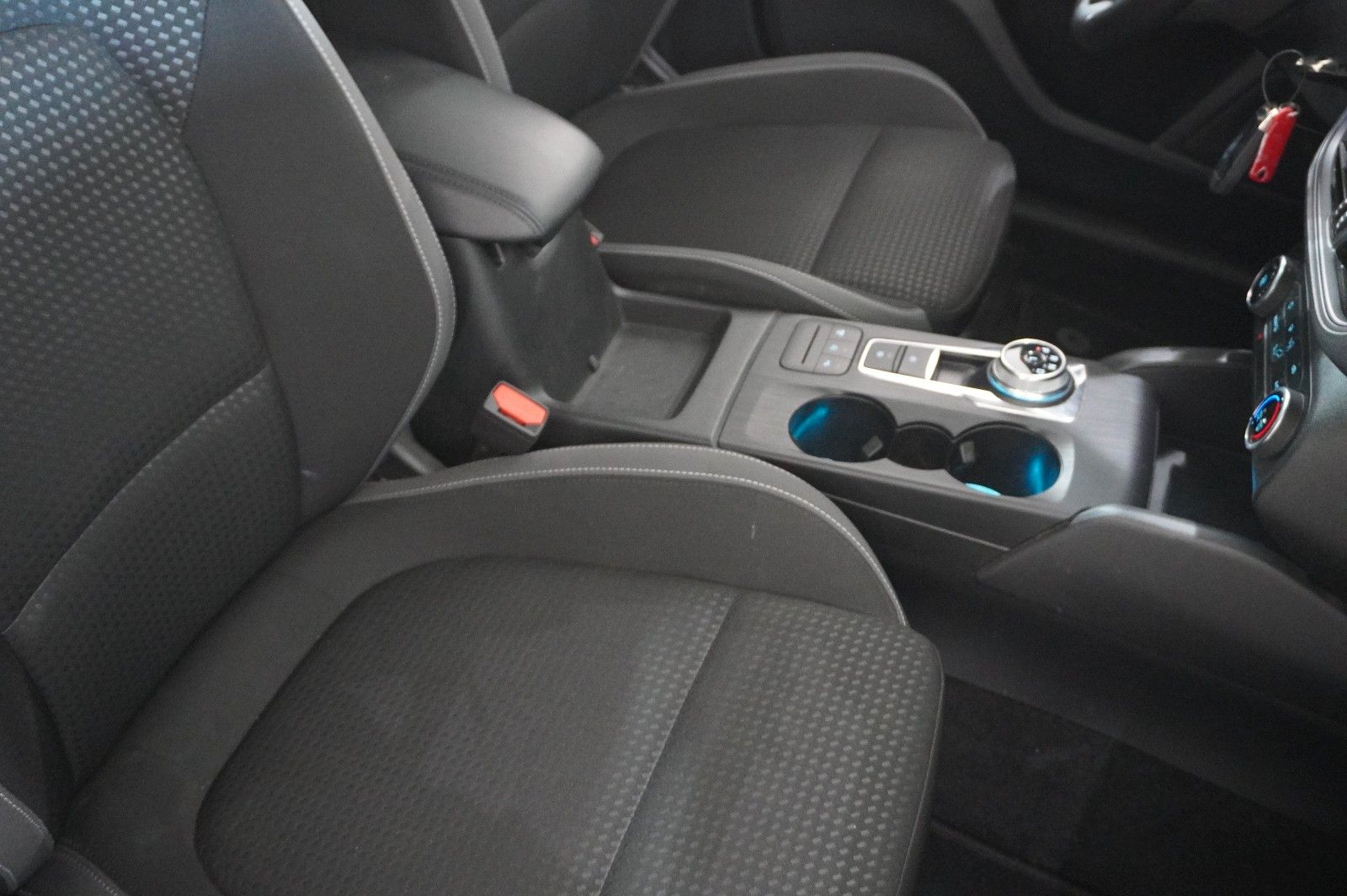 Fahrzeugabbildung Ford Focus Turnier 1.5D COOL & CONN. NAVI/LED/KAMERA