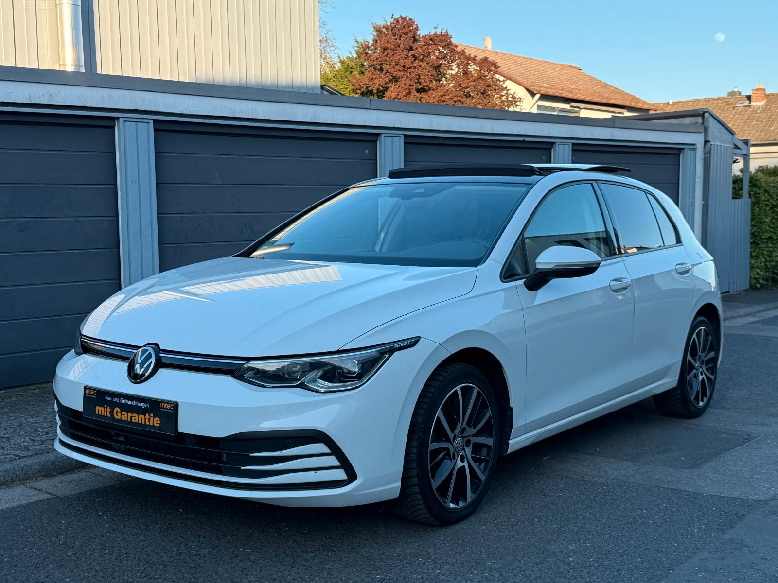 Volkswagen Golf 8 Lim. Life Pano IQ-Light Alcantara ACC