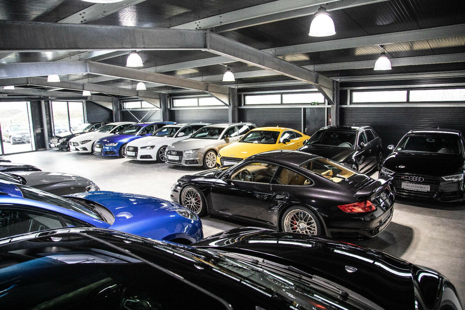 showroom-image-top