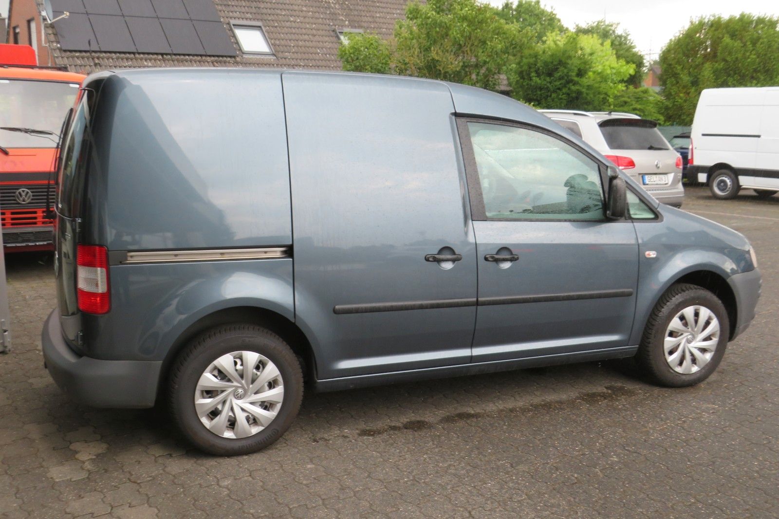 Fahrzeugabbildung Volkswagen Caddy Kasten KLIMA PDC WERKSTATTSCHRÄNKE 1.HAND
