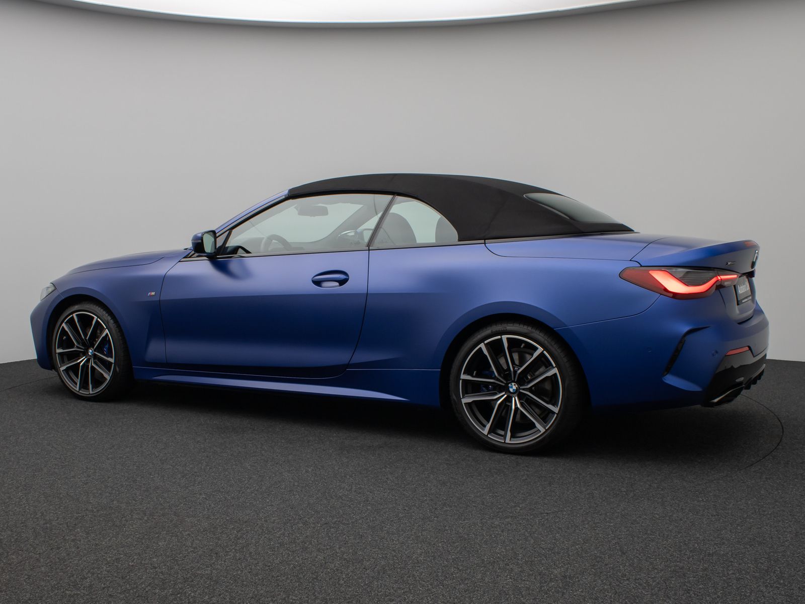 Fahrzeugabbildung BMW M440i xD Cabrio DAB Kamera HUD Individual 19Zoll