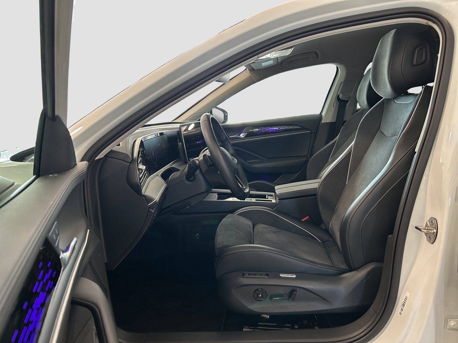 Volkswagen Passat - Bild 13