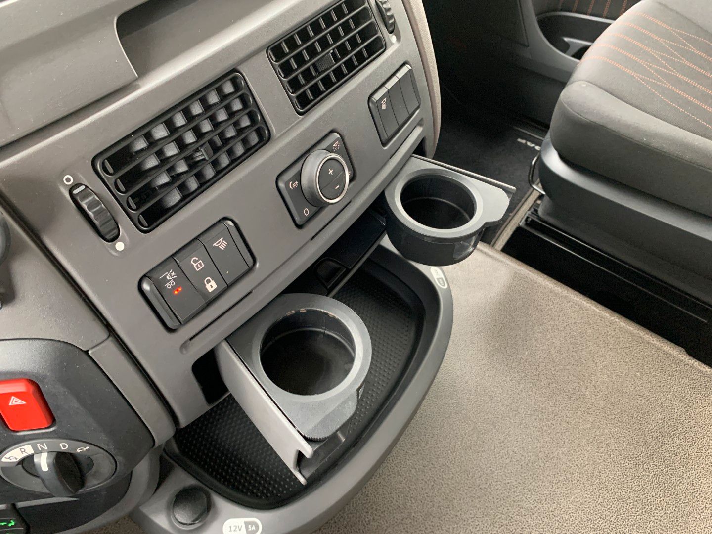 Fahrzeugabbildung DAF FT XF 480 SC LD