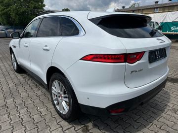 Jaguar F-Pace - 7