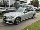 Mercedes-Benz E 220 CDI Avantgarde LED Navi Schiebedach PDC - Mercedes-Benz E 220 Gebrauchtwagen in München