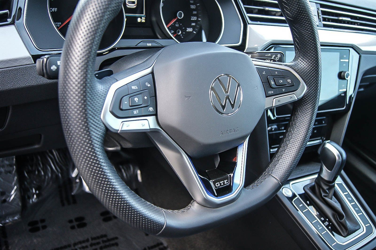 Fahrzeugabbildung Volkswagen Passat Variant HYBRID GTE iQ LED ACC NAVI 1.HAND