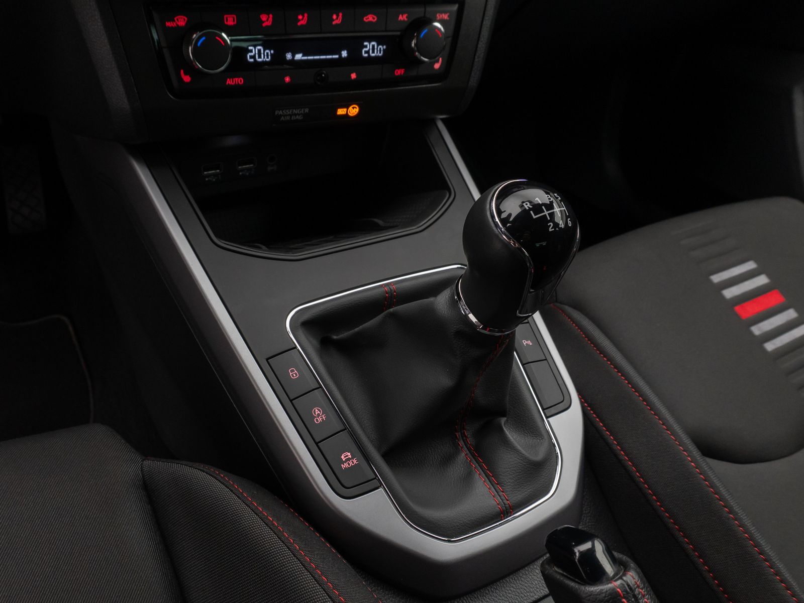 Fahrzeugabbildung SEAT Arona FR 1.5 TSI Kamera LED Tempomat Sport