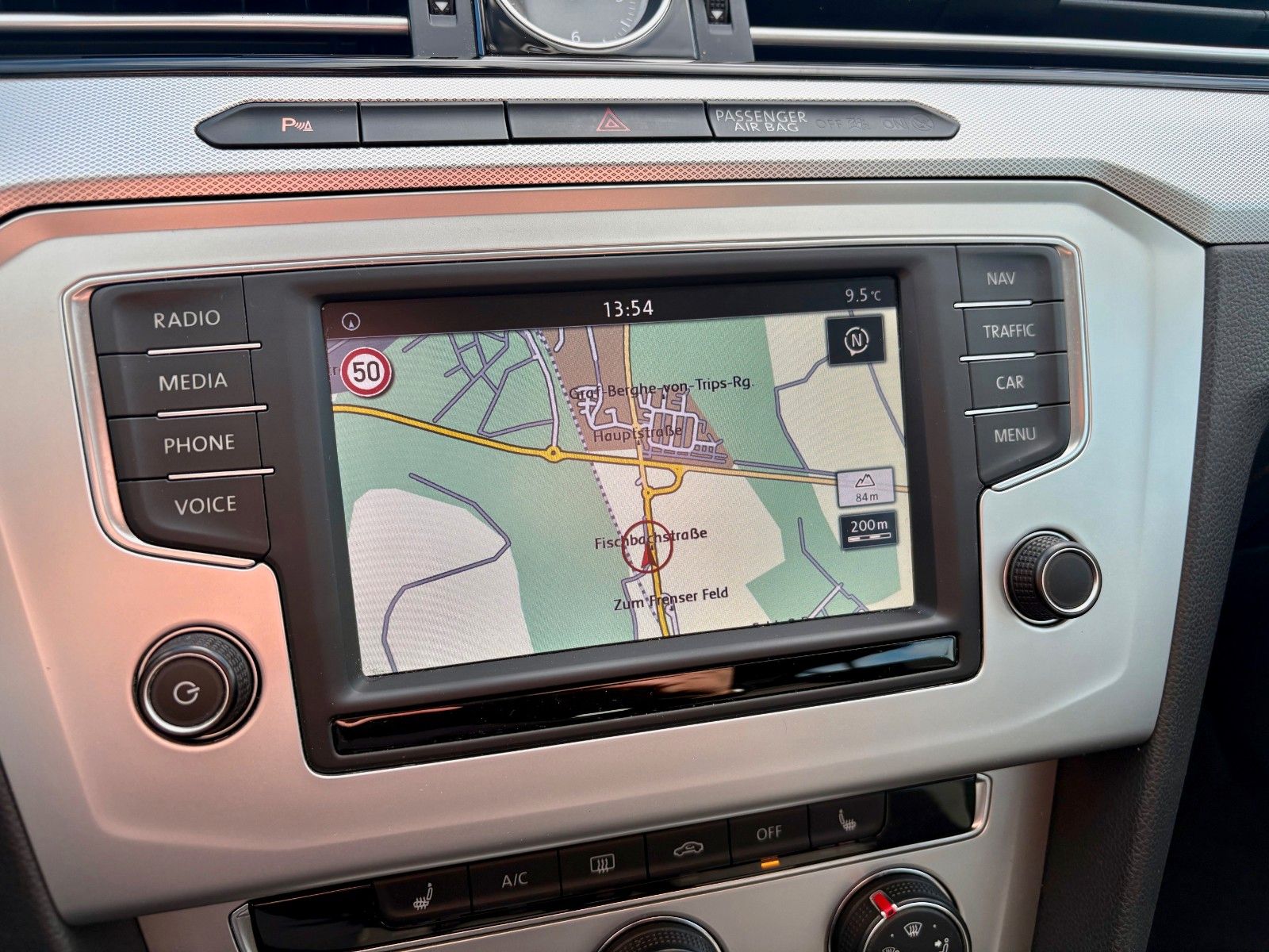 Fahrzeugabbildung Volkswagen Passat Variant 1.6 TDI Comfortline Navi SPORTSIT
