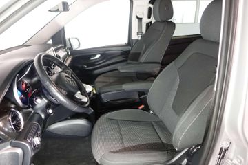 Mercedes V 220 - 11