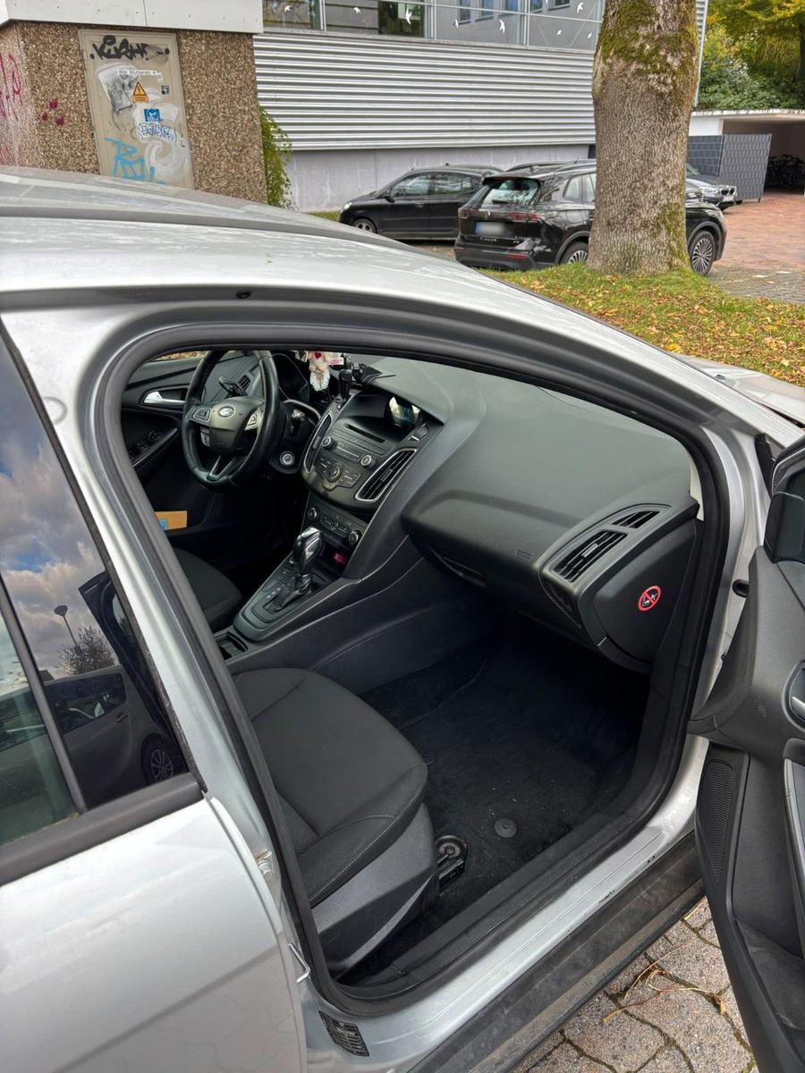 Ford Focus 2015 — photo 11