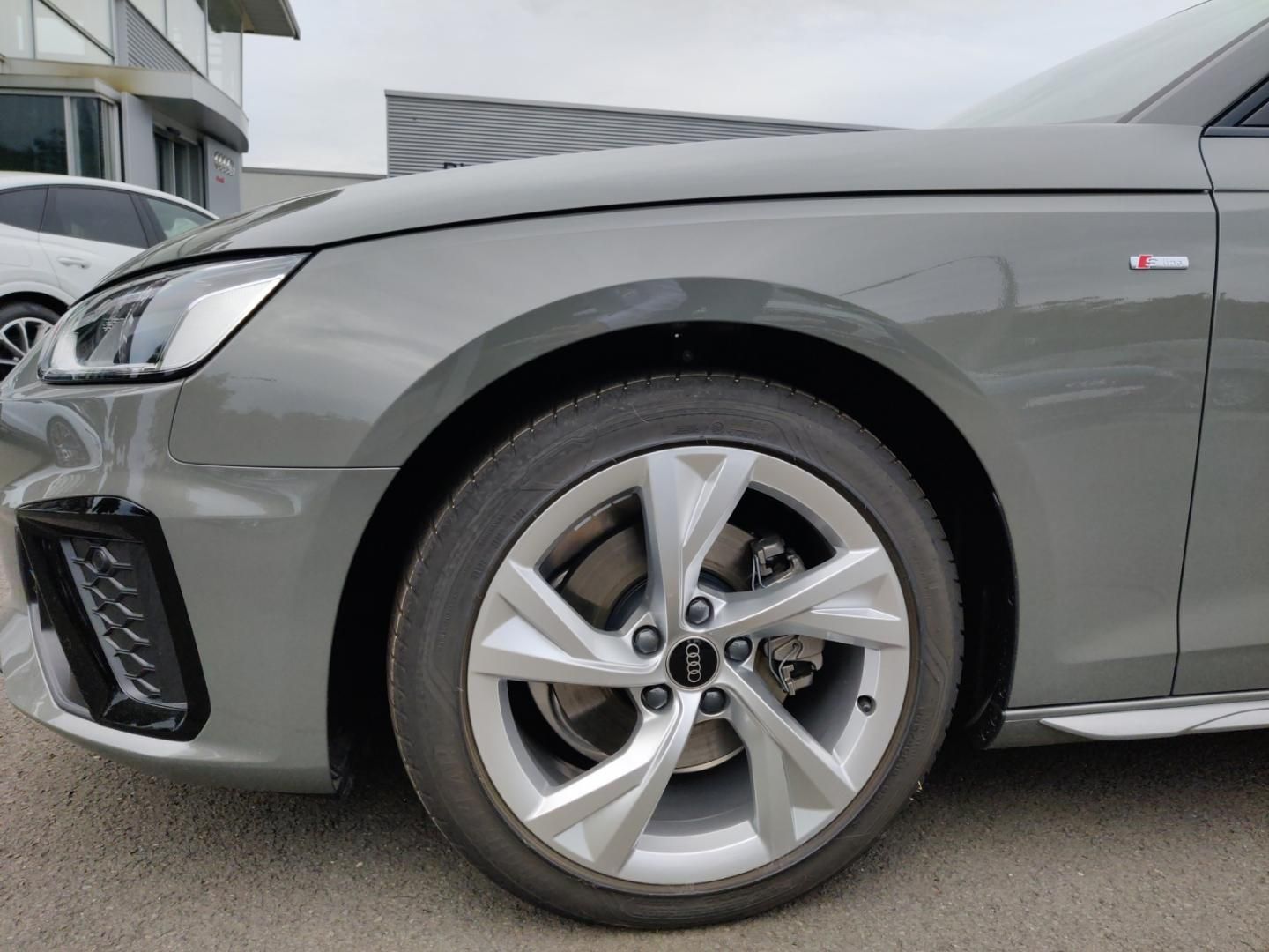 Fahrzeugabbildung Audi A4 Avant S line 35 TFSI, S tronic, Businesspak,