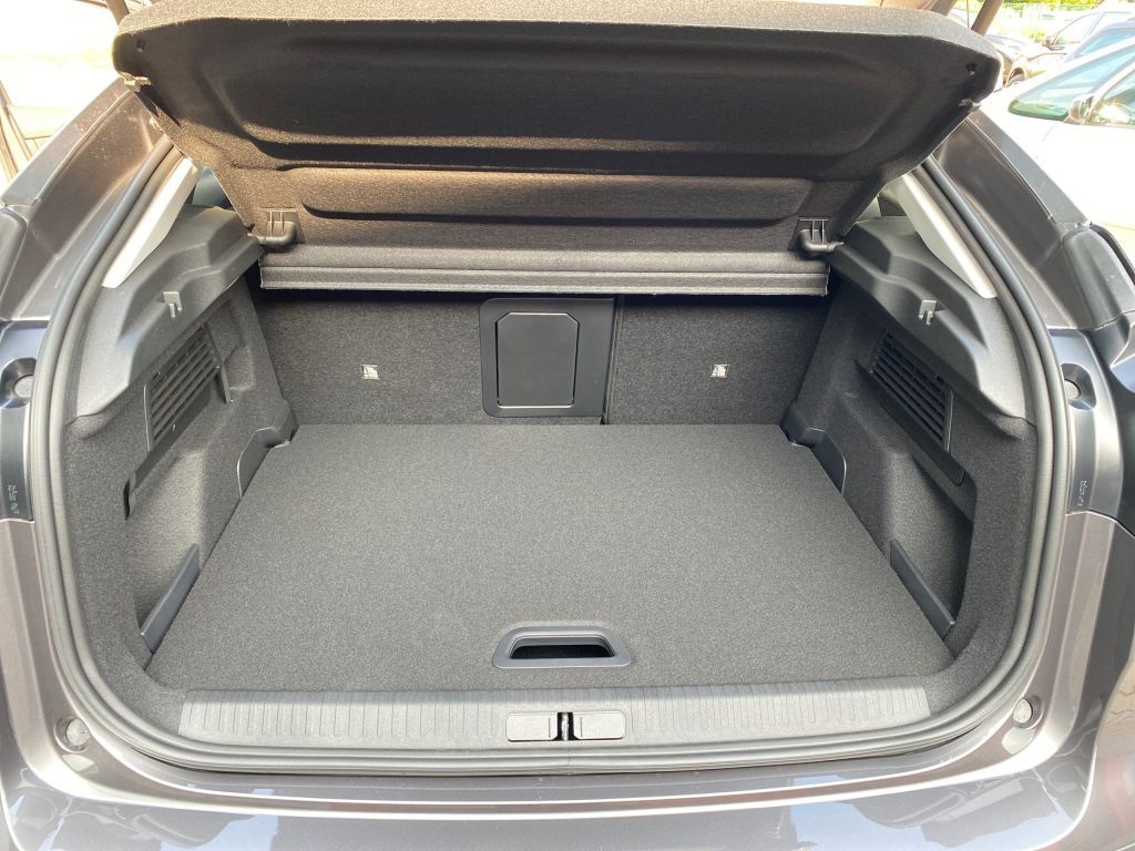 Fahrzeugabbildung Citroën C4 PureTech 130 S&S MAX *Kälte-Paket*