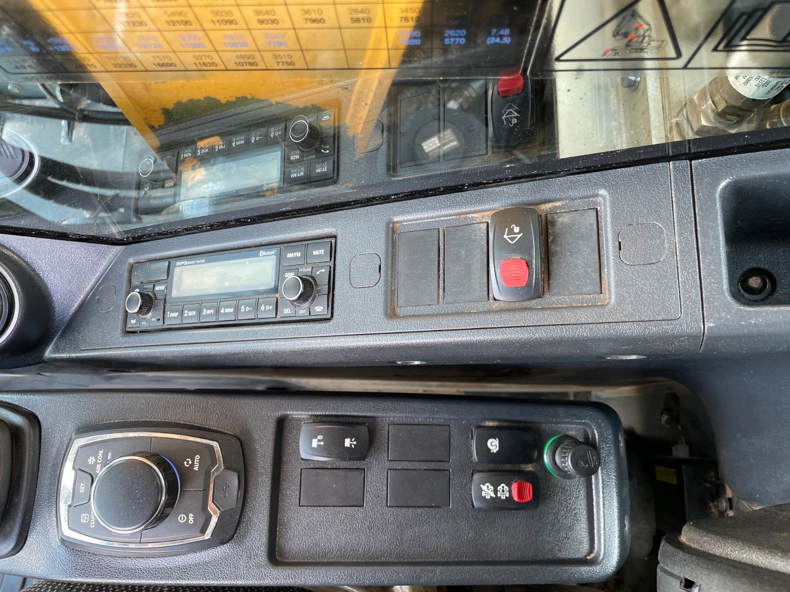 Fahrzeugabbildung Hyundai HW 180 / 3.054h / hydr. Grabenräumer / Klima