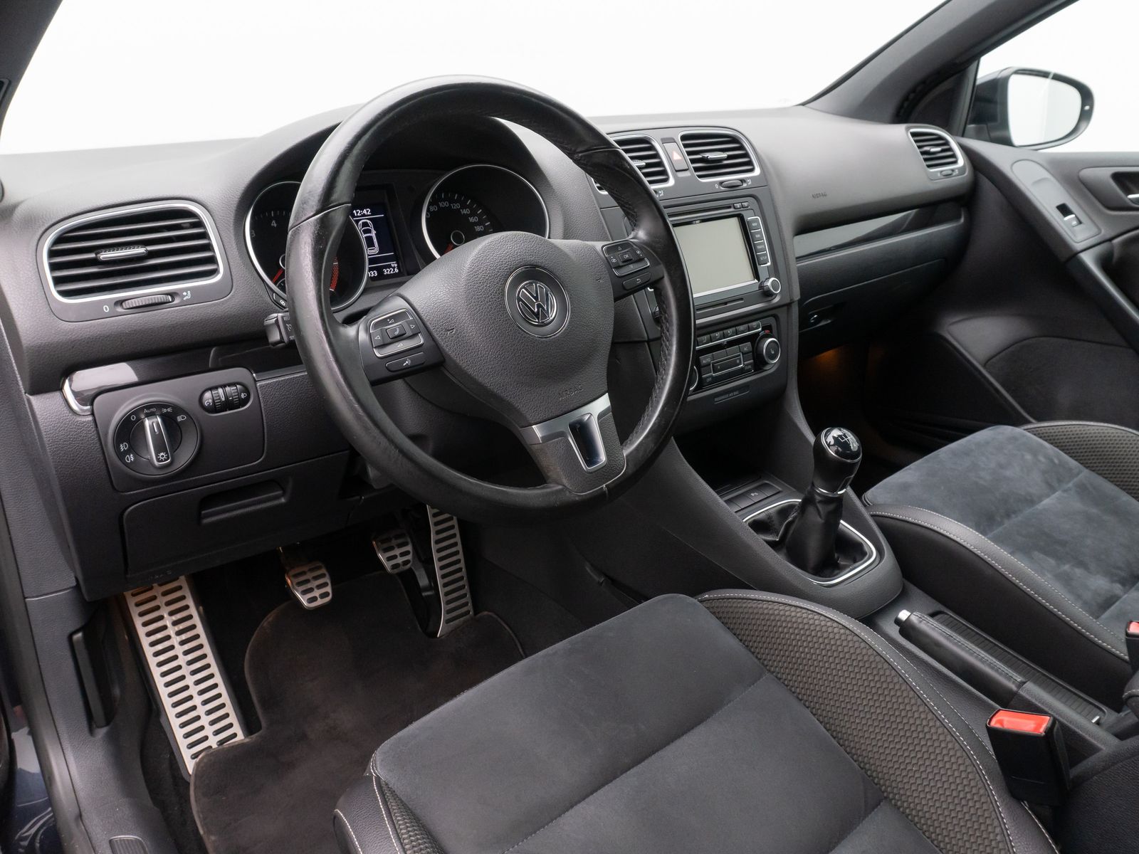 Fahrzeugabbildung Volkswagen Golf VI Cabriolet Basis PDC Navi Sitzhz Tempomat