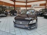 Volkswagen Passat 2.0 TDI BMT Highline Xenon Navi Leder SHZ - Volkswagen Passat aus 2011: Kombi, Highline