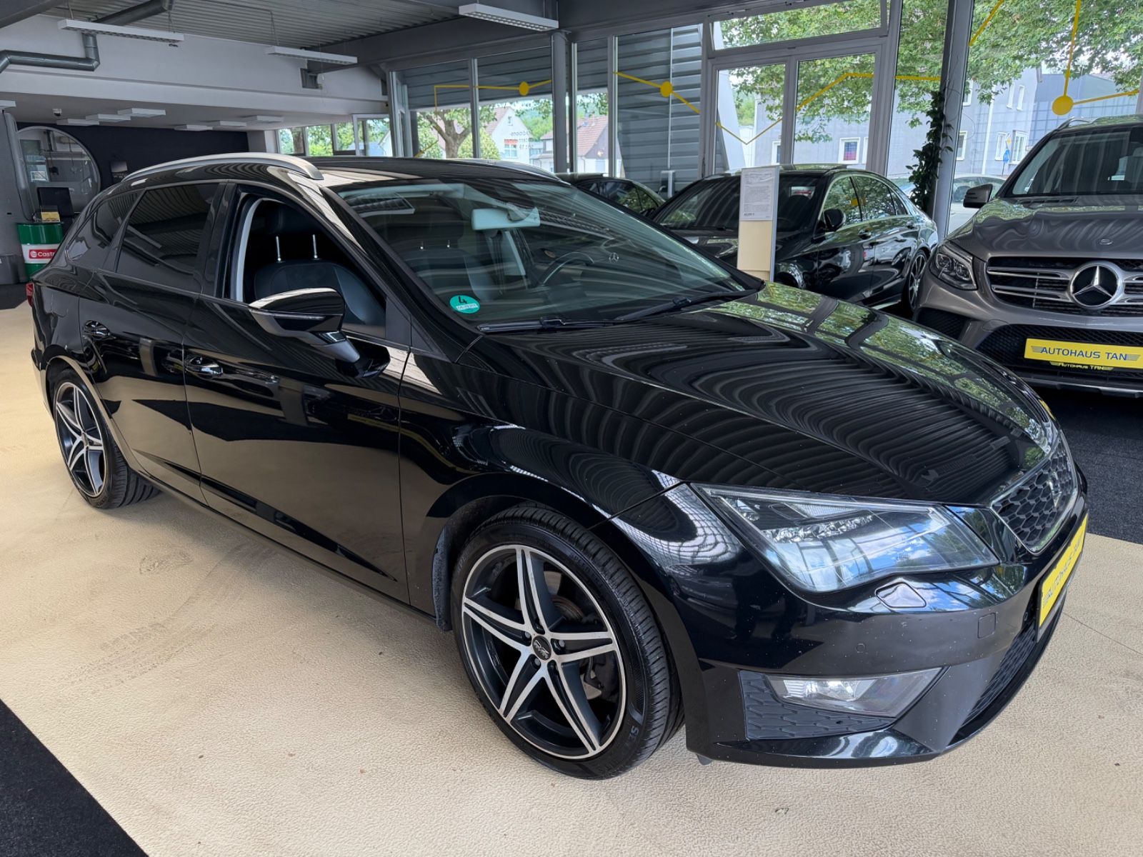 Fahrzeugabbildung SEAT Leon ST FR 2.0 TDI DSG 184PS * LED *