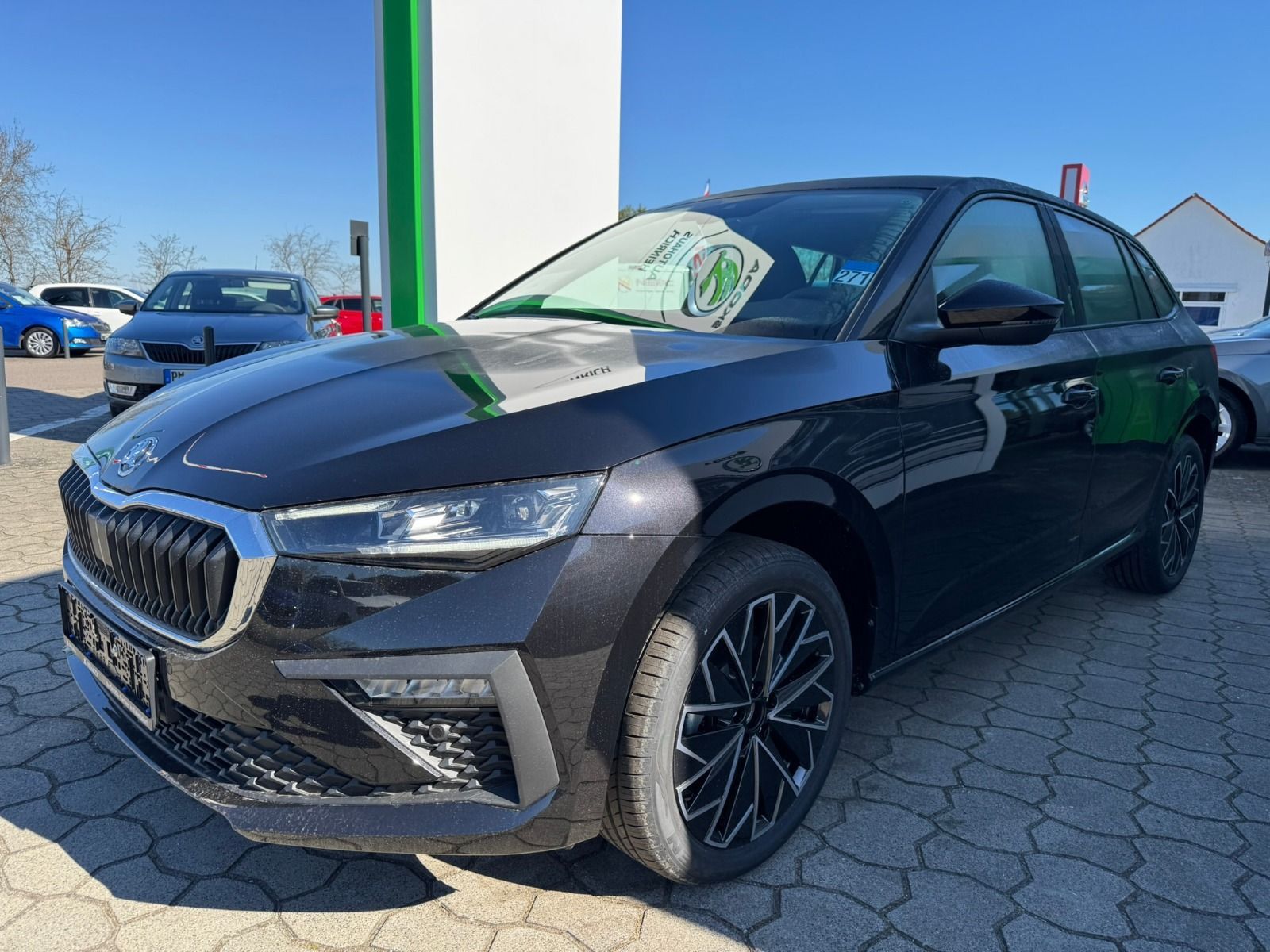 Fahrzeugabbildung SKODA Scala Tour DSG*Matrix*RFK*NAVI*SideAss*ACC*