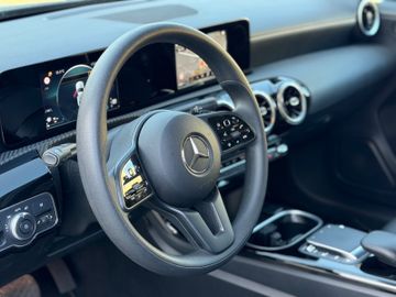 Mercedes A 200 - 12